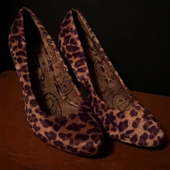 Leopard Print Heels - Picture 1 of 6